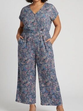 COUNTRY TO COAST Light Blue Small Floral Cross Over Pant Jumpsuit size 18